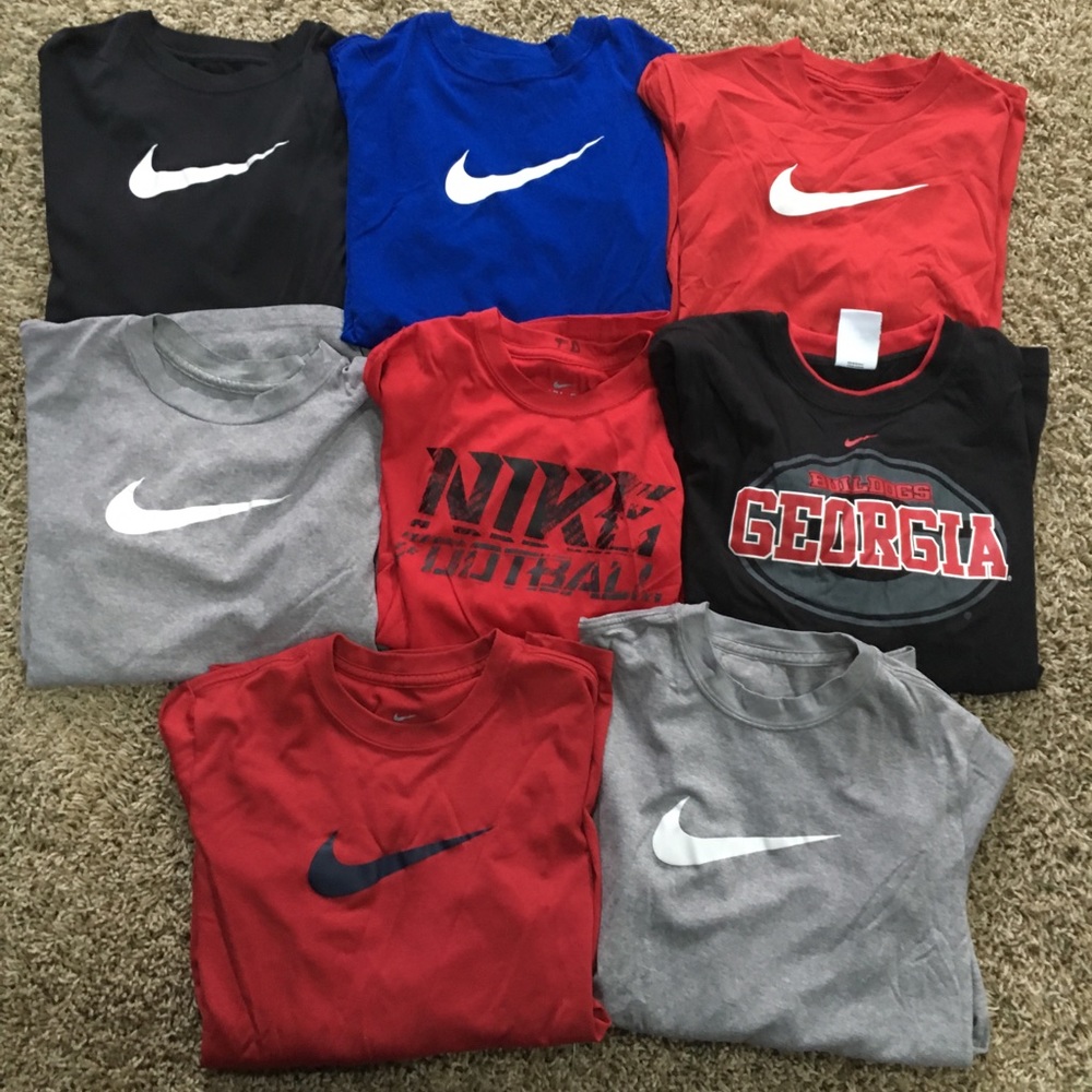 Lot of barely worn Nike youth medium tees